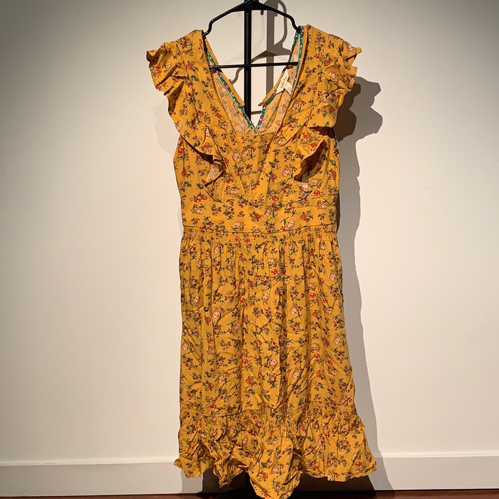 Short sleeve gold dress with pink and red flowers - small